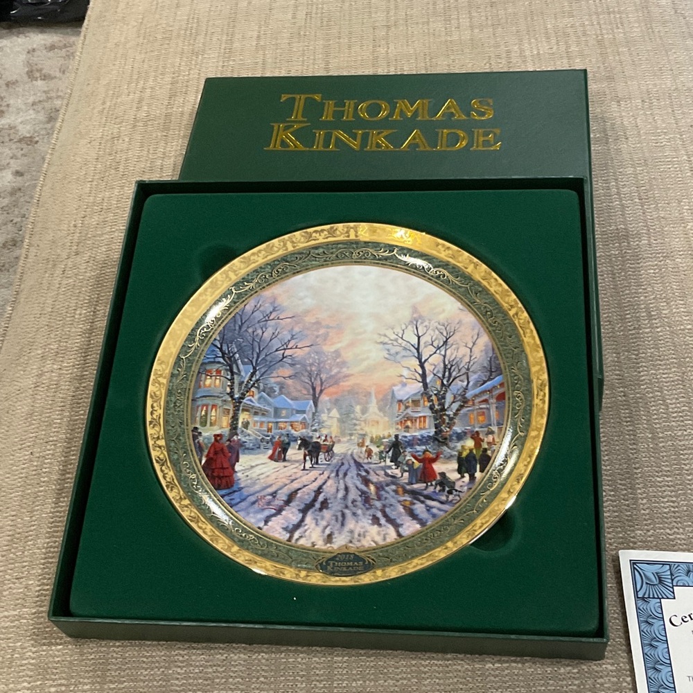 New Tomas Kinkade 2018 Christmas Plate.